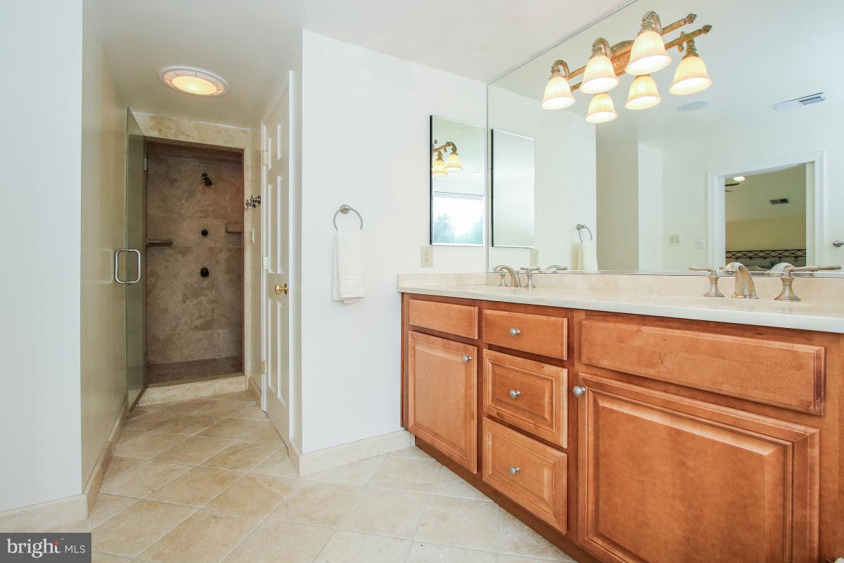 4105 Beverly Road Rockville, MD 20853 - Photo 21 of 29 Bath (Master)