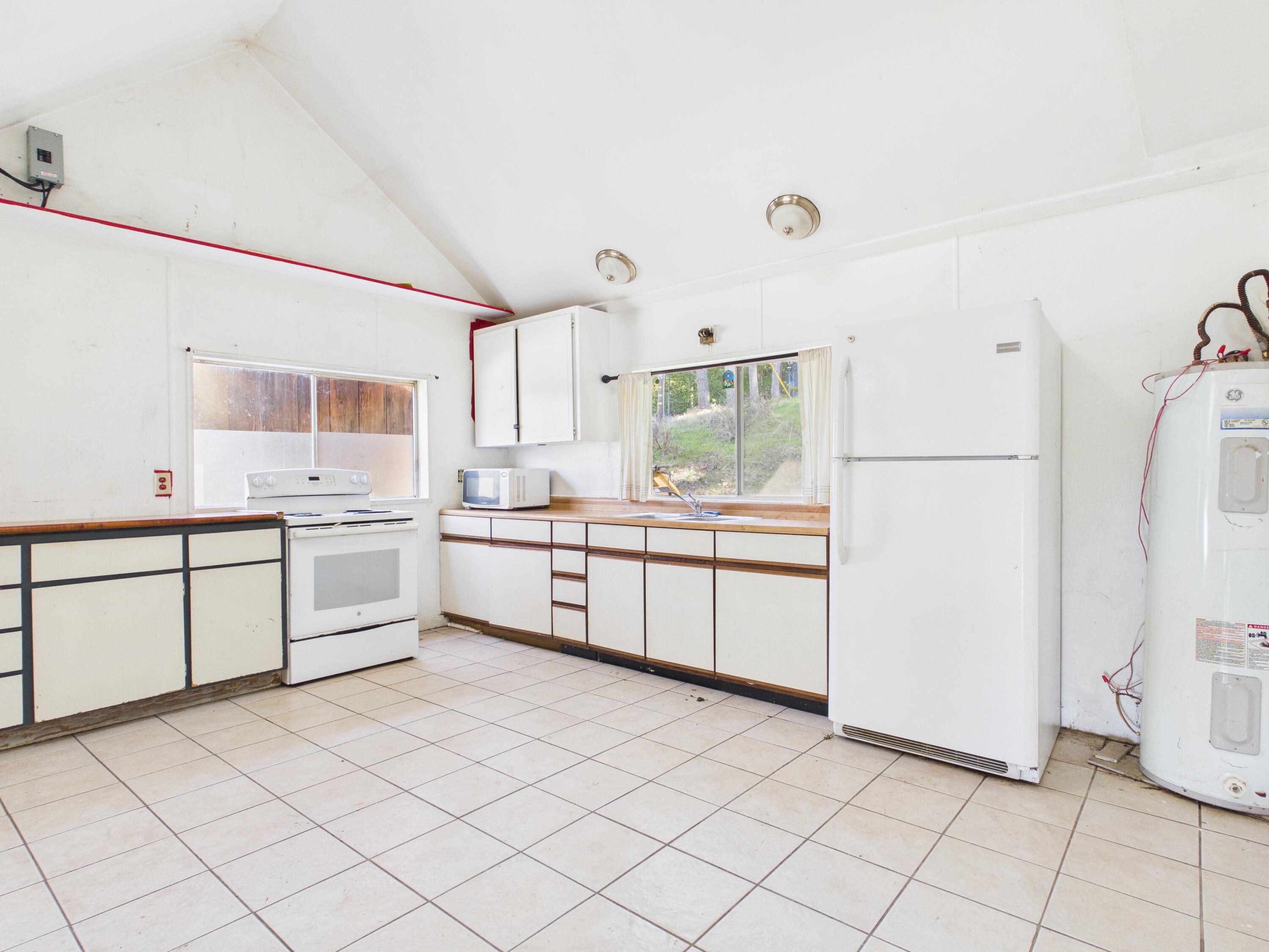 140 Old Bluff Road Zenia, CA 95595 - Photo 11 of 52
