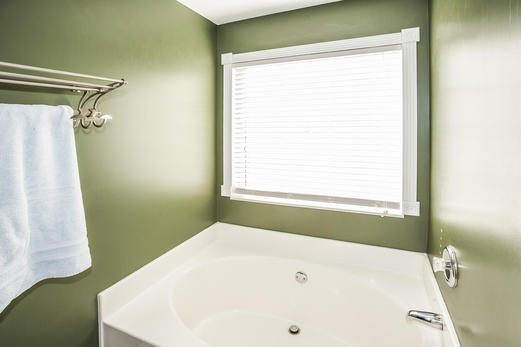 719 Station View Road Knoxville, TN 37919 - Photo 20 of 33 Master Bath