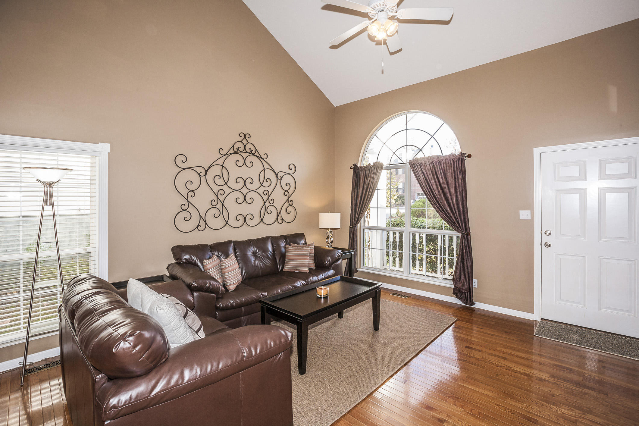 719 Station View Road Knoxville, TN 37919 - Photo 5 of 33 Living Room