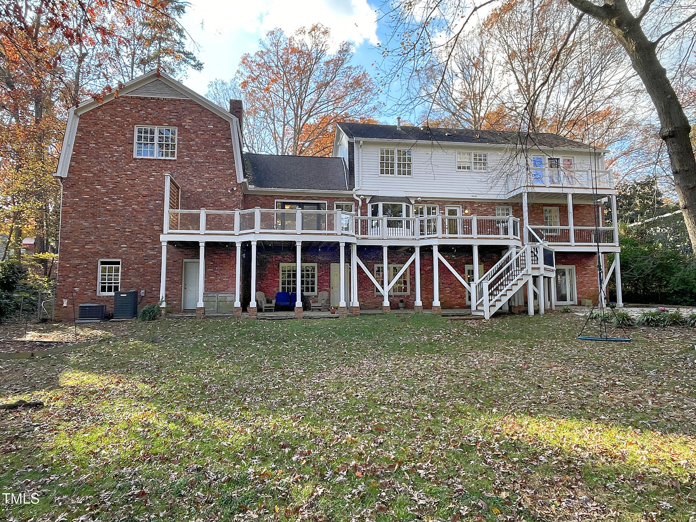 3222 Sussex Road Raleigh, NC 27612 - Photo 47 of 54 20241129_191911147_iOS