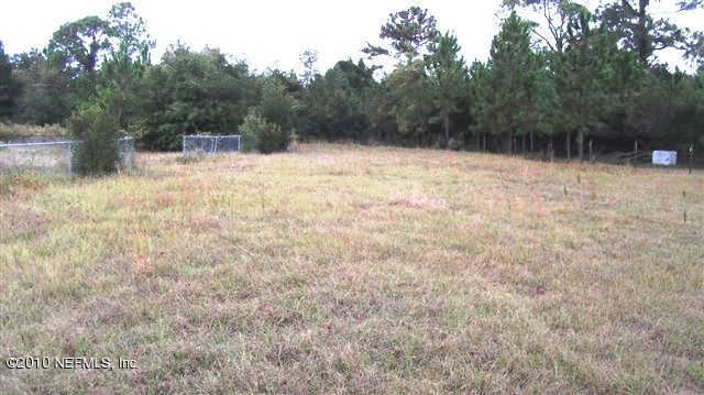 12565 Shark Road Jacksonville, FL 32226 - Photo 13 of 14 a view of outdoor space and trees