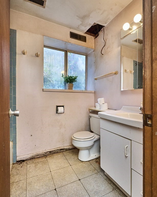 59 Arnold Road Pelham, MA 01002 - Photo 31 of 38