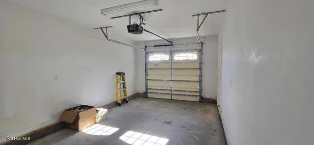 $1,800 | 204 Holly Lane, Swansboro, NC 28584