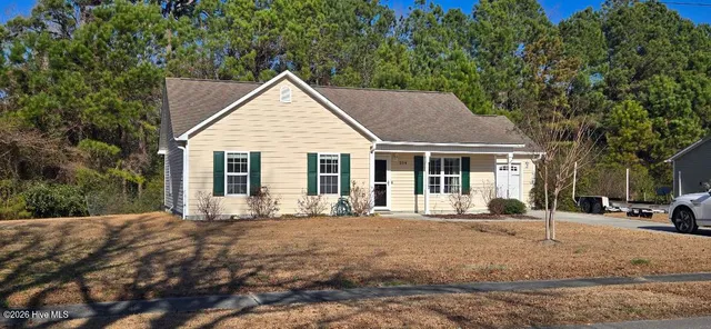 $1,800 | 204 Holly Lane, Swansboro, NC 28584