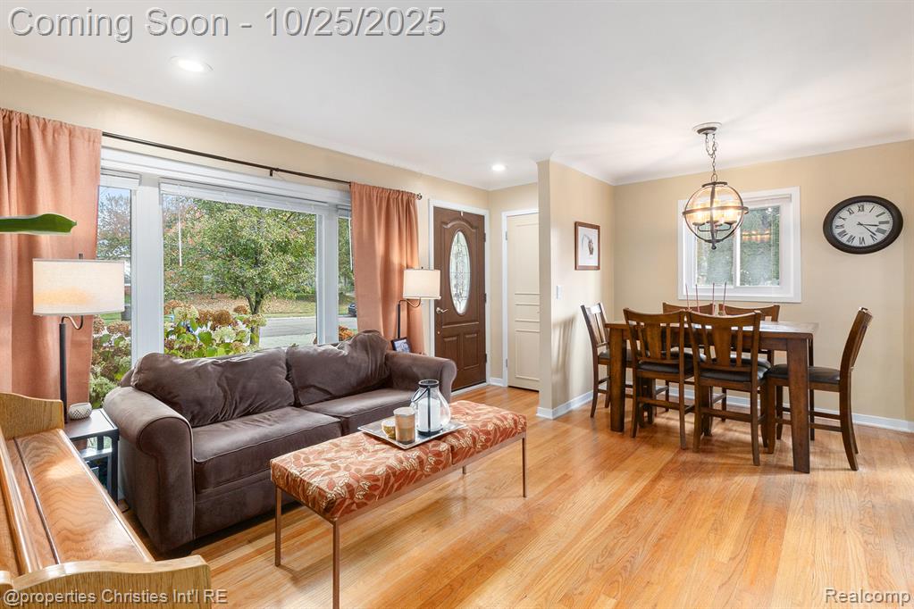 829 Duke Road Milford, MI 48381 - Photo 3 of 25