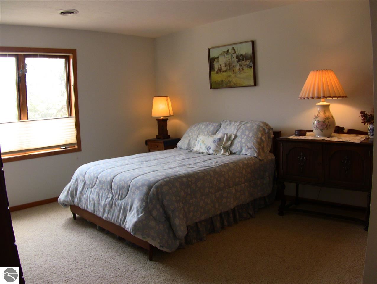5500 North Overlook Road Omena, MI 49674 - Photo 28 of 33 1781543-27.JPG