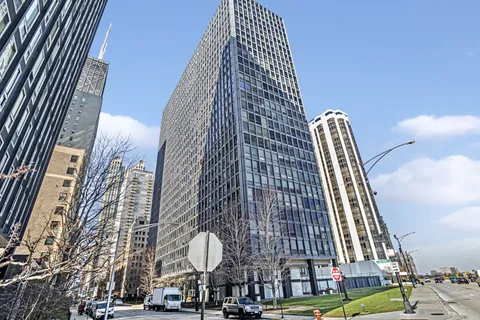 $700,000 | 900 North Lake Shore Drive, Unit 131314, Chicago, IL 60611
