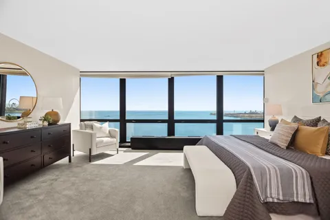 $700,000 | 900 North Lake Shore Drive, Unit 131314, Chicago, IL 60611
