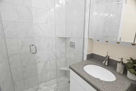 $700,000 | 900 North Lake Shore Drive, Unit 131314, Chicago, IL 60611