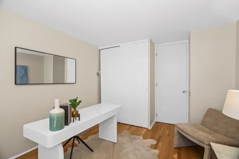 $700,000 | 900 North Lake Shore Drive, Unit 131314, Chicago, IL 60611