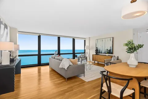 $700,000 | 900 North Lake Shore Drive, Unit 131314, Chicago, IL 60611