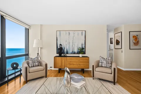 $700,000 | 900 North Lake Shore Drive, Unit 131314, Chicago, IL 60611
