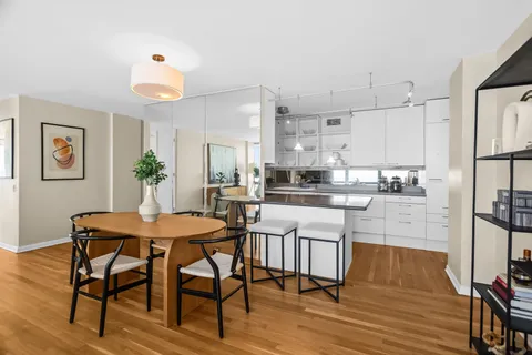 $700,000 | 900 North Lake Shore Drive, Unit 131314, Chicago, IL 60611