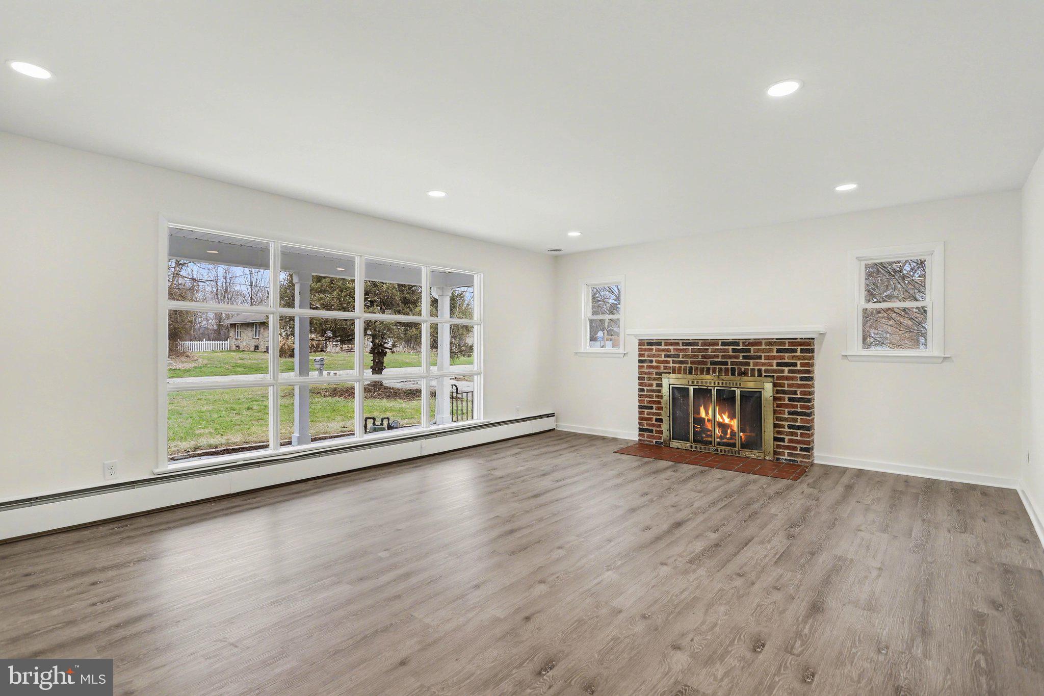 1030 East Canal Road Dover, PA 17315 - Photo 4 of 32