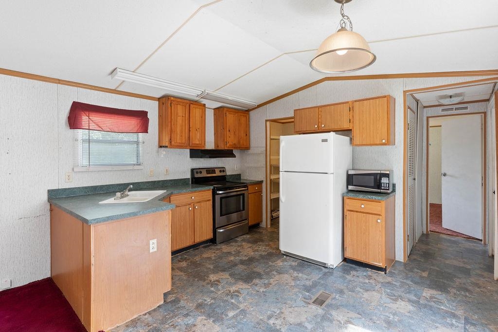 186 Corry Road Blacksburg, SC 29702 - Photo 5 of 33