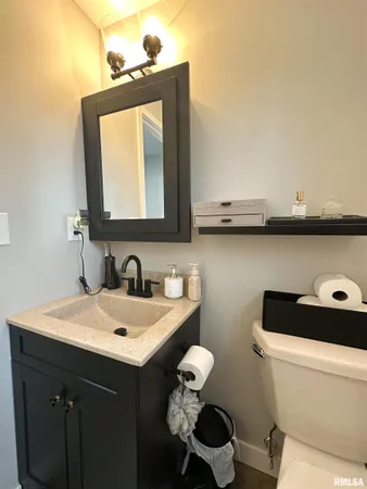 $210,000 | 606 West Lincoln Street, De Soto, IL 62924