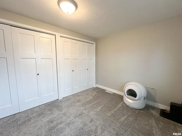 $210,000 | 606 West Lincoln Street, De Soto, IL 62924