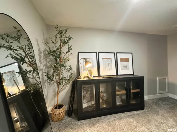 $210,000 | 606 West Lincoln Street, De Soto, IL 62924