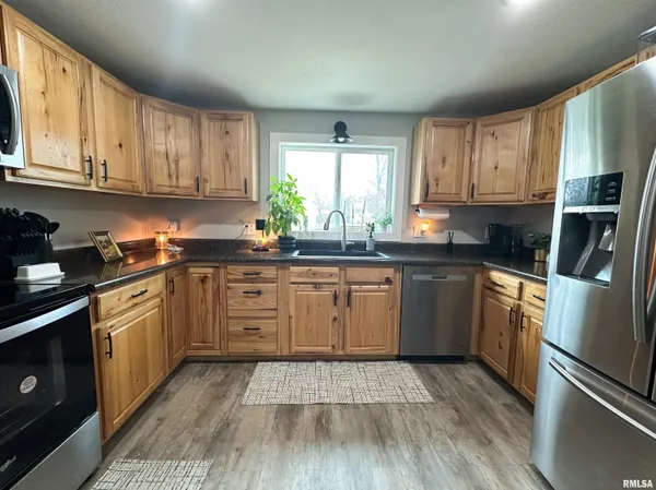 $210,000 | 606 West Lincoln Street, De Soto, IL 62924