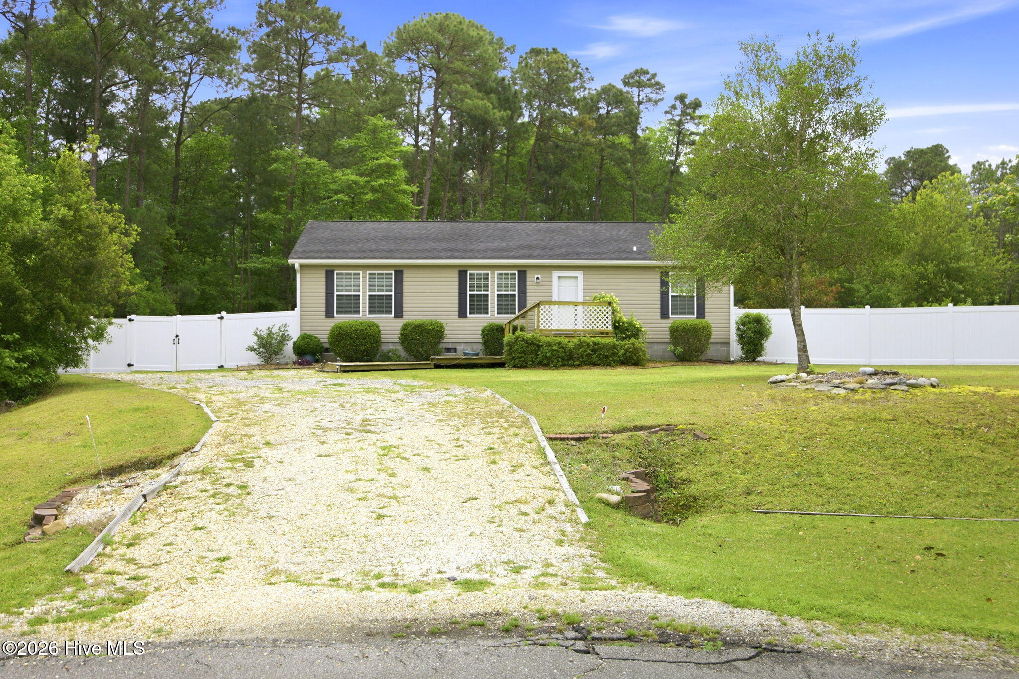 100 Foxrun Drive Hampstead, NC 28443 - Photo 2 of 62 15-web-or-mls-img_9677_edit