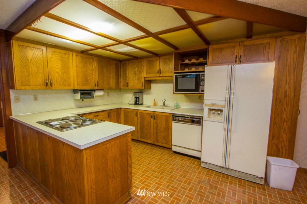 407 Military Road East Tacoma, WA 98445 - Photo 14 of 25