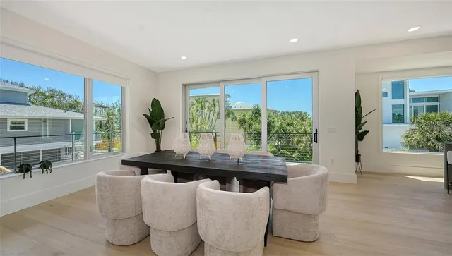 $3,990,000 | 8800 Midnight Pass Road, Sarasota, FL 34242