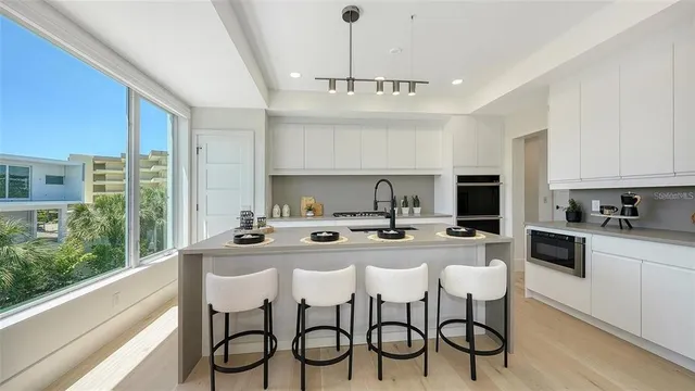 $3,990,000 | 8800 Midnight Pass Road, Sarasota, FL 34242