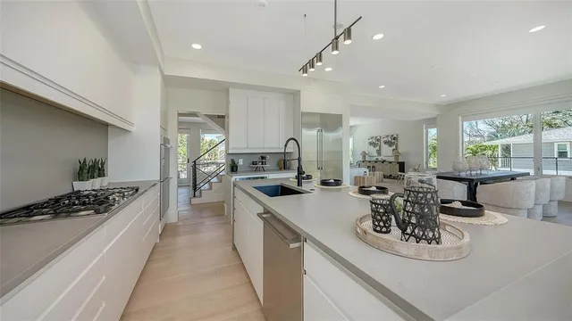 $3,990,000 | 8800 Midnight Pass Road, Sarasota, FL 34242