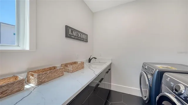 $3,990,000 | 8800 Midnight Pass Road, Sarasota, FL 34242