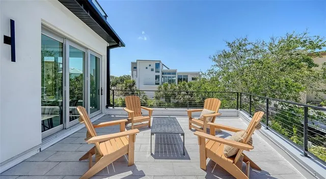 $3,990,000 | 8800 Midnight Pass Road, Sarasota, FL 34242