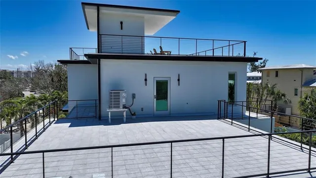 $3,990,000 | 8800 Midnight Pass Road, Sarasota, FL 34242