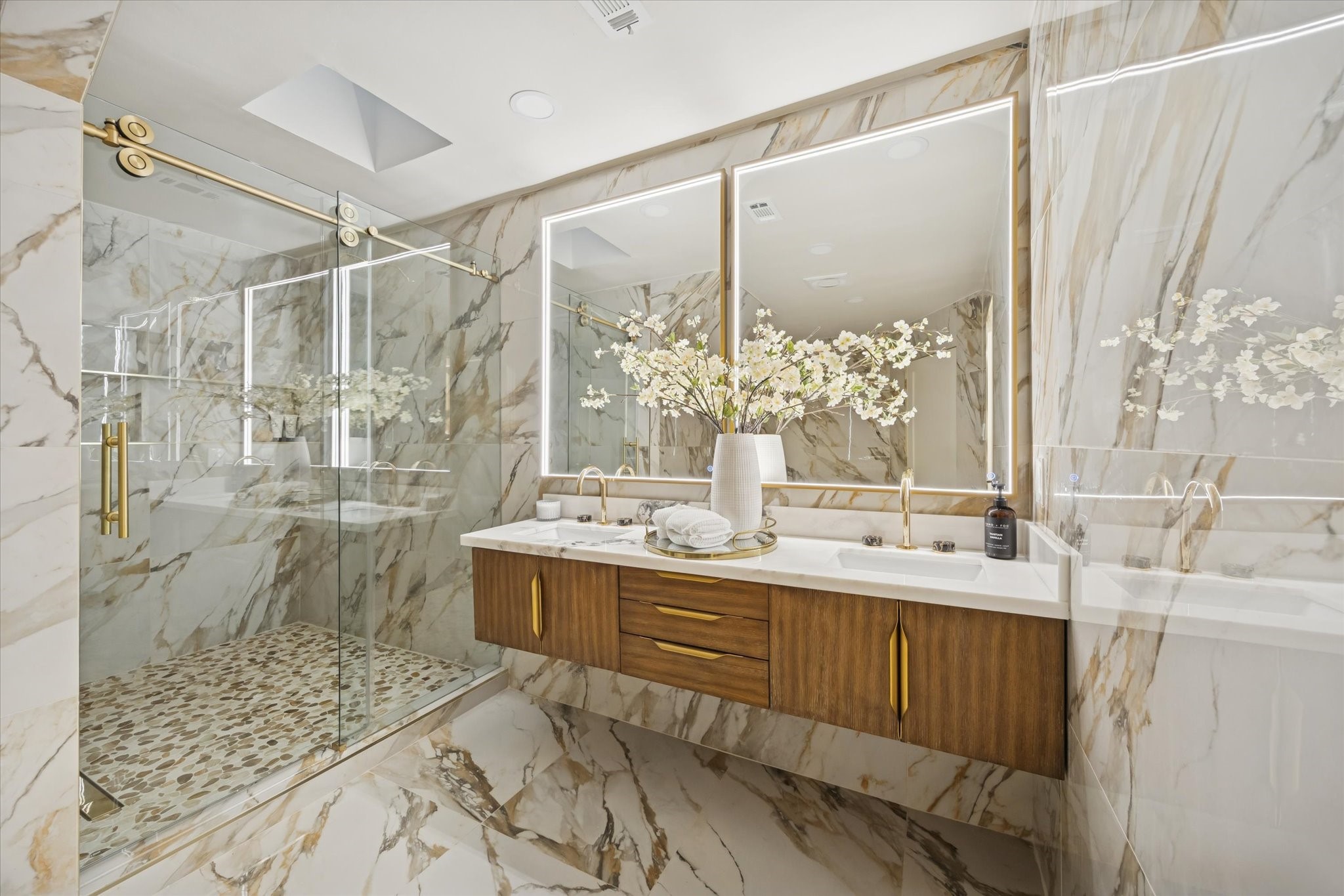 3210 Freshmeadows Drive Houston, TX 77063 - Photo 11 of 38