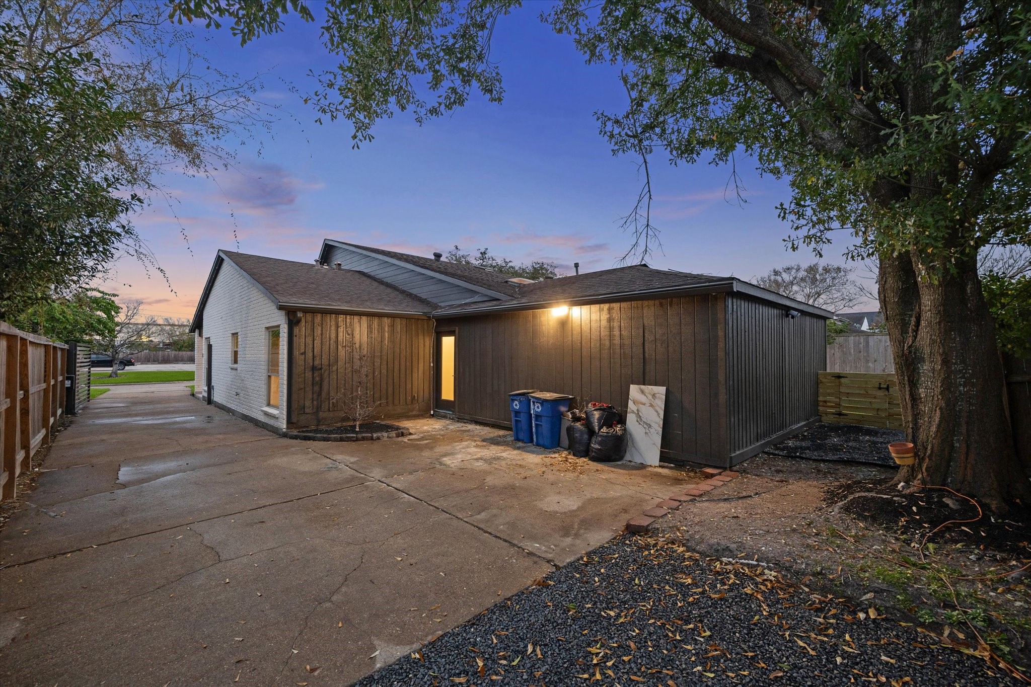 3210 Freshmeadows Drive Houston, TX 77063 - Photo 30 of 38