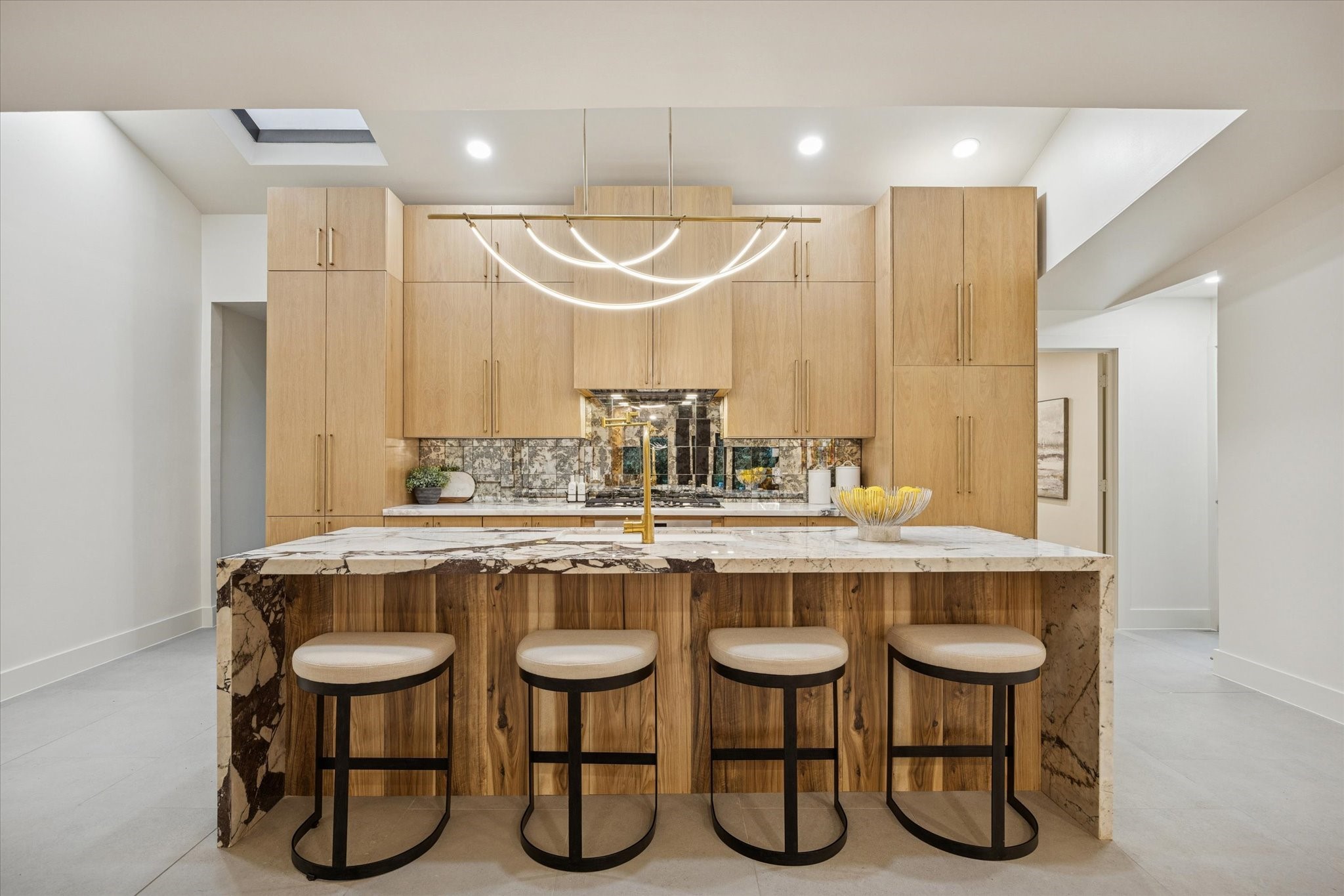 3210 Freshmeadows Drive Houston, TX 77063 - Photo 8 of 38