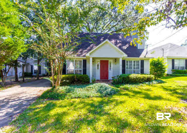 809 Henckley Avenue Mobile, AL 36609 - Photo 2 of 39 Abundance of Mature Trees