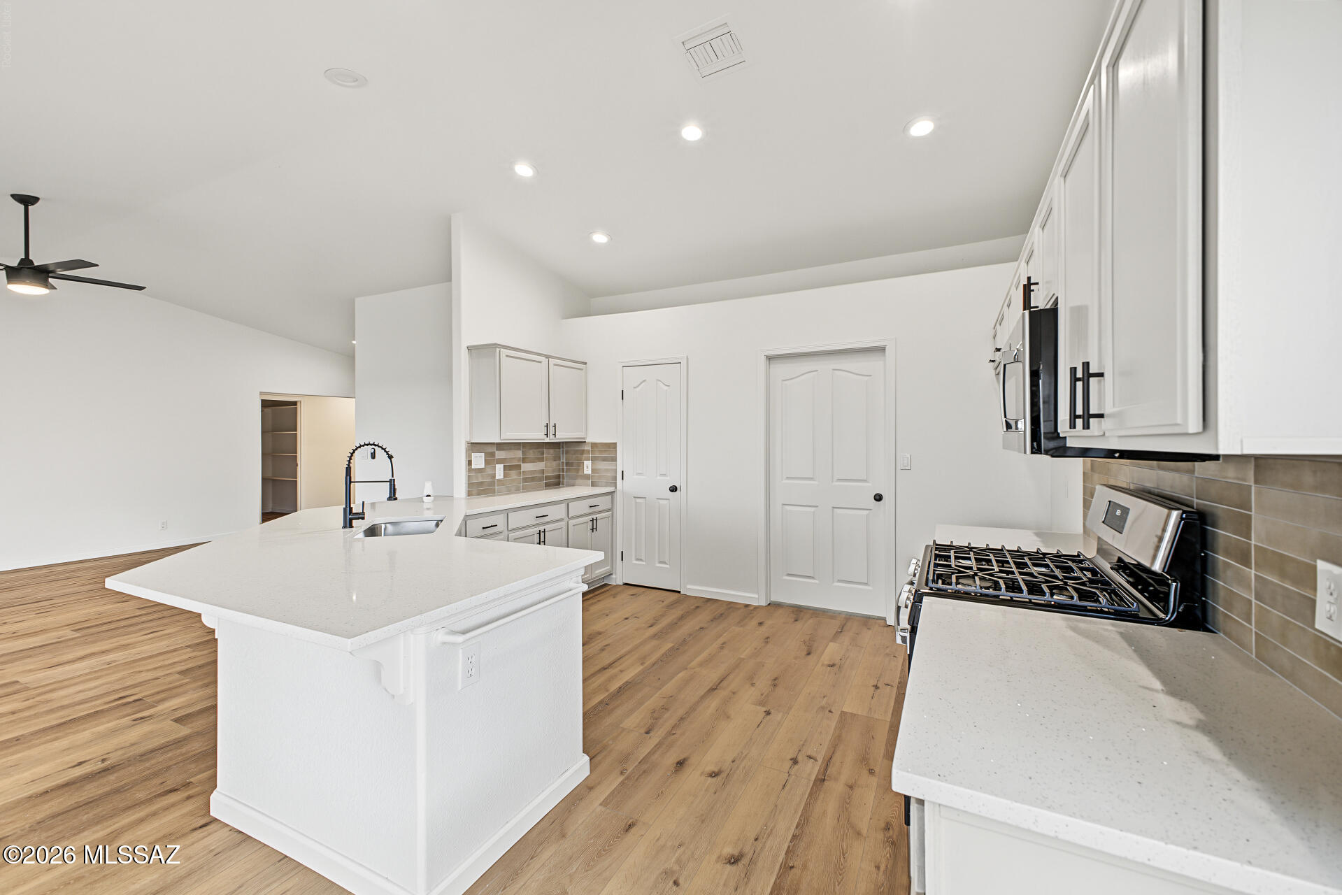 911 West Sahuaro Road Pearce, AZ 85625 - Photo 5 of 29 15-Saguaro