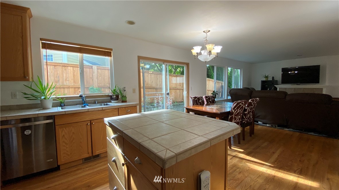 2416 194th Street Southeast Bothell, WA 98012 - Photo 8 of 23