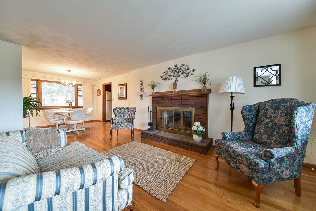 14 Ledgewood Road Framingham, MA 01701 - Photo 4 of 19 Gallery Image 4