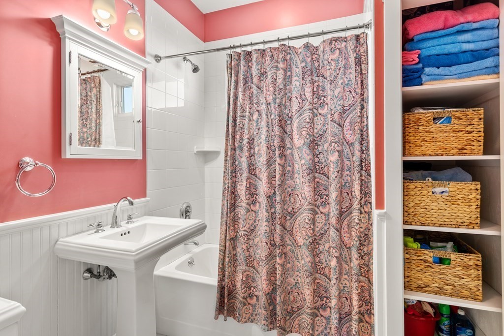 2 Windsor Road Somerville, MA 02144 - Photo 11 of 28 Gallery Image 11