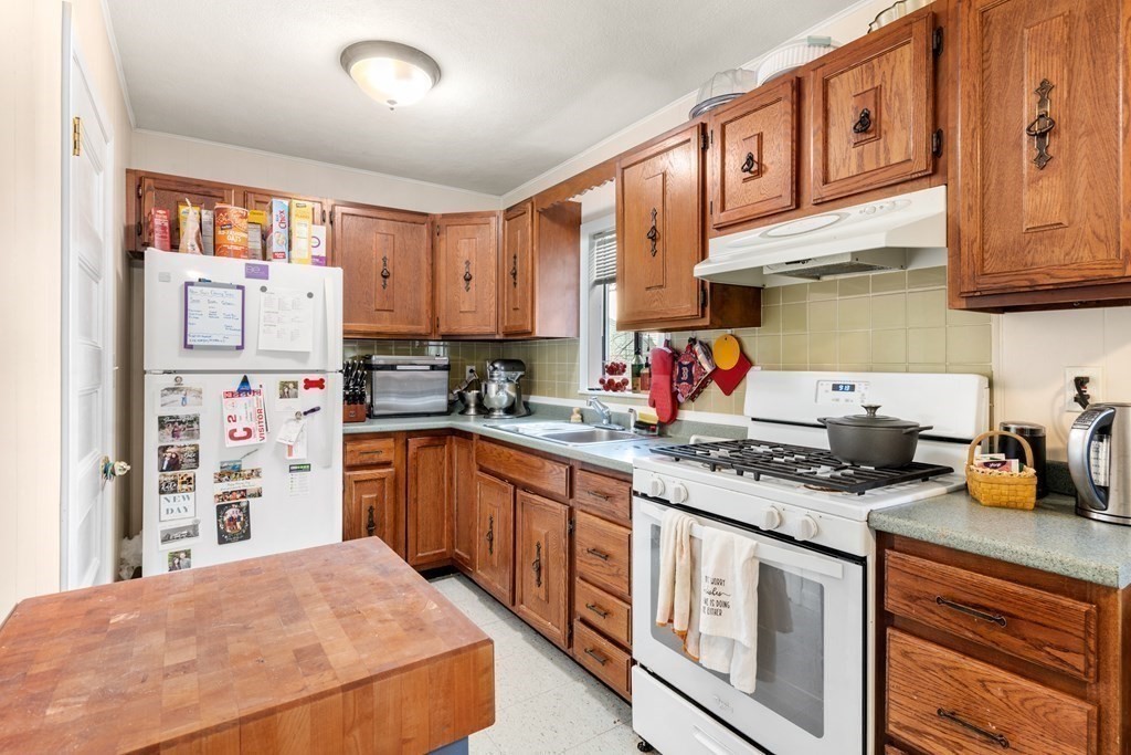 2 Windsor Road Somerville, MA 02144 - Photo 21 of 28 Gallery Image 21