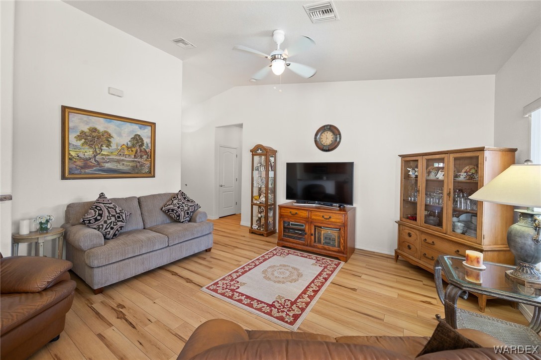 4084 Roma Road Kingman, AZ 86401 - Photo 8 of 57 Living Room