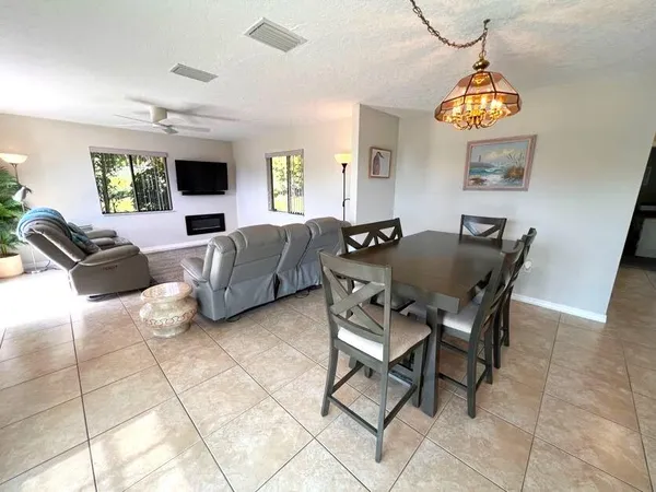$4,950 | 9 Point View Place, Cocoa, FL 32926