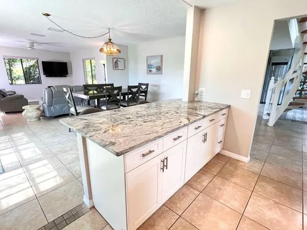 $4,950 | 9 Point View Place, Cocoa, FL 32926