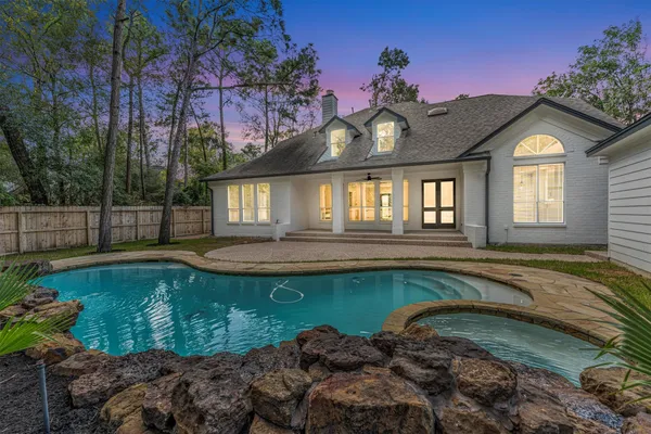 $1,225,000 | 30 East Wedgemere Circle, The Woodlands, TX 77381