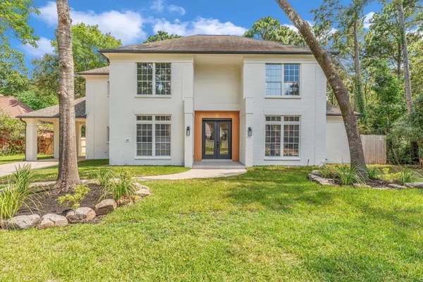 $1,225,000 | 30 East Wedgemere Circle, The Woodlands, TX 77381
