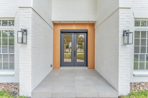 $1,225,000 | 30 East Wedgemere Circle, The Woodlands, TX 77381