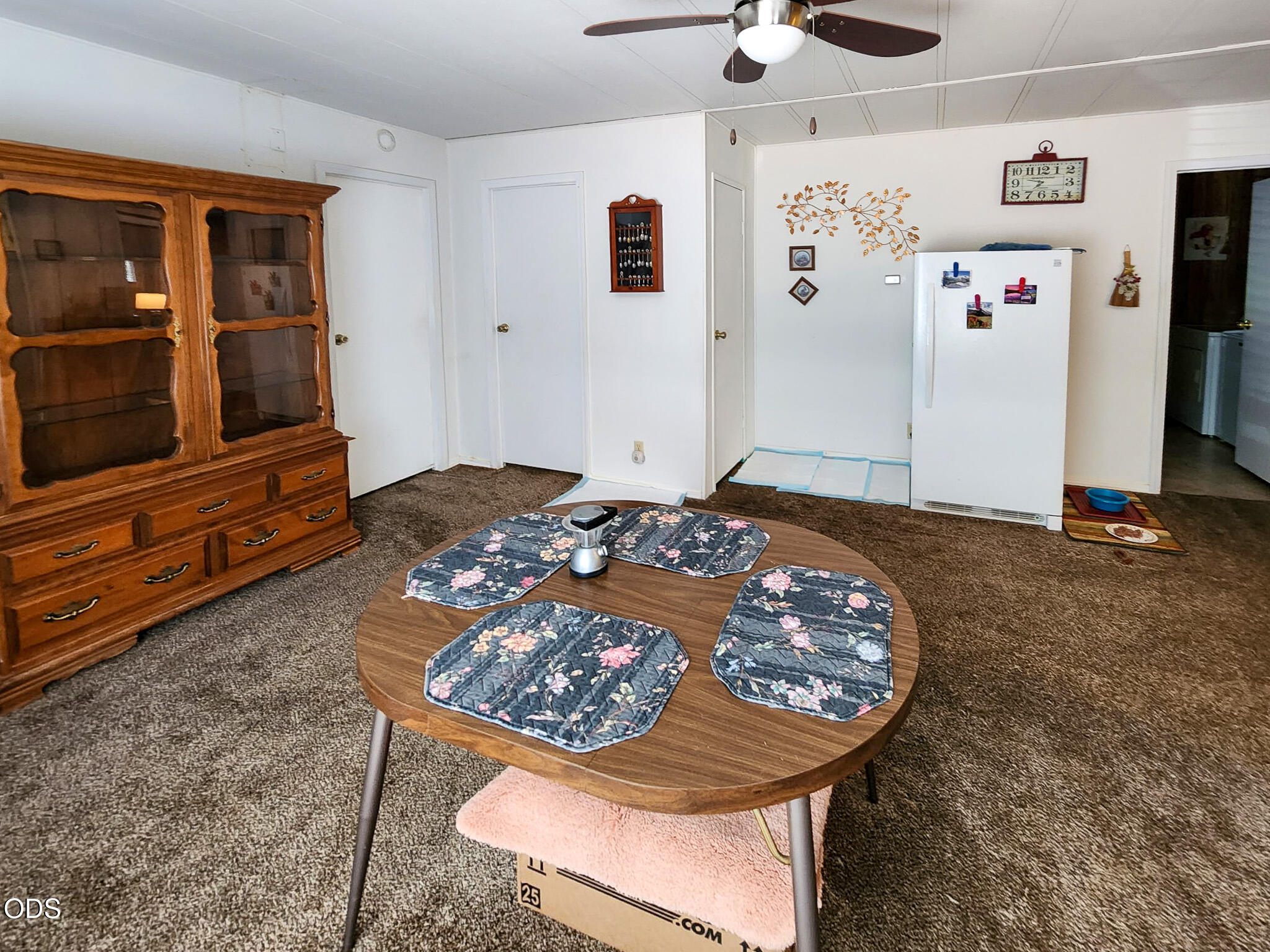 350 Hamilton Avenue Cave Junction, OR 97523 - Photo 13 of 34 a living room with couch and a table