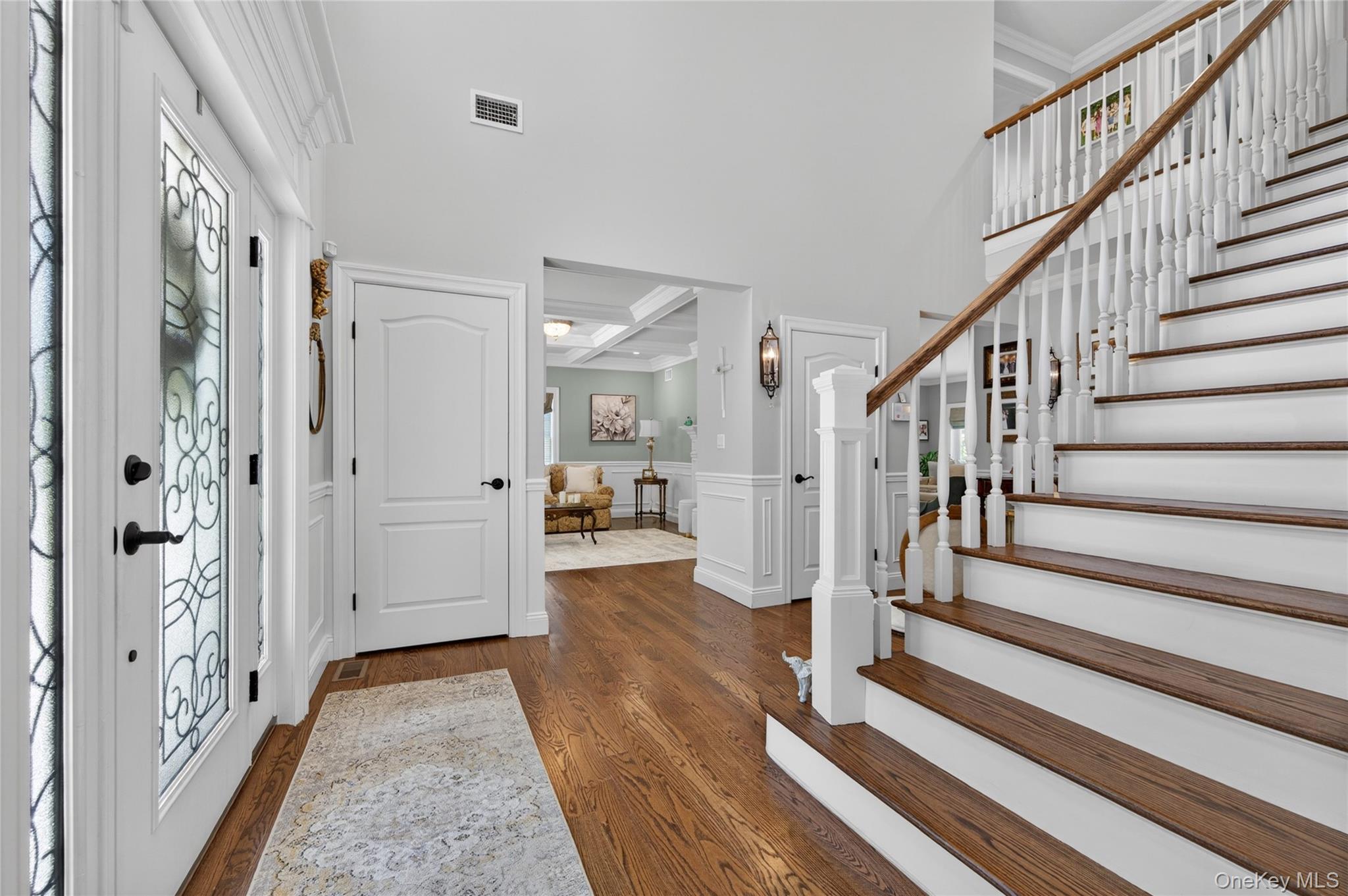 261 Harbor Road Cold Spring Harbor, NY 11724 - Photo 4 of 43