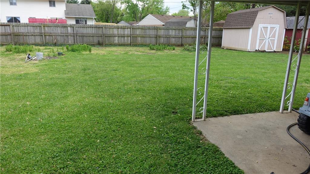 911 West Stop 11 Road Indianapolis, IN 46217 - Photo 25 of 26 Gallery Image 25